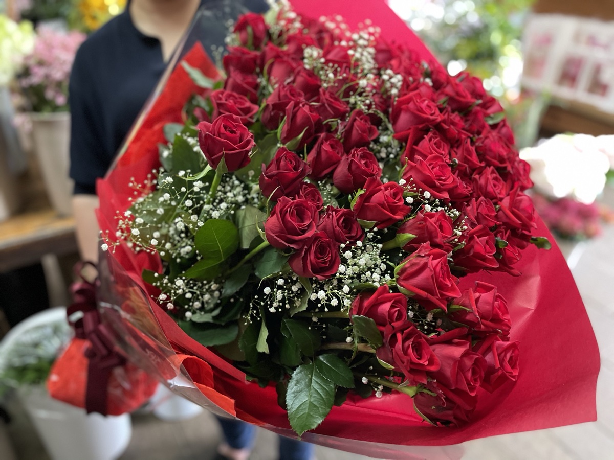 赤バラの花束